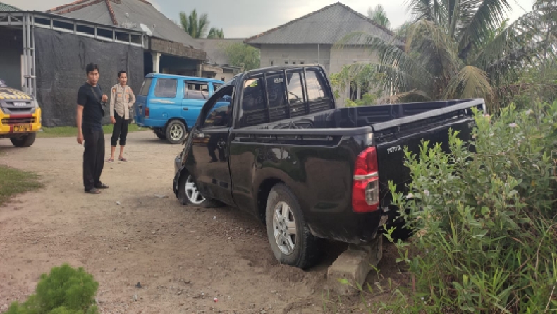 Kecelakaan di Bangka Barat, Mobil Pikap Terbalik di Jalan Raya Mentok