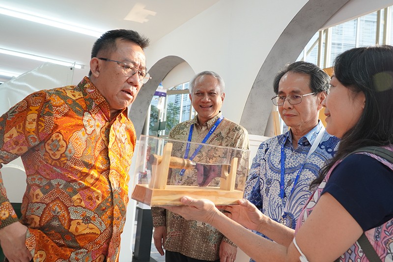 Astra melalui YDBA Hadirkan 32 Produk UMKM Binaan dalam 7 Zona di GIIAS 2023 - Bagian 1