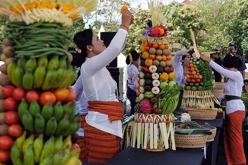 Lomba Merangkai Gebongan di Bali - Bagian 1