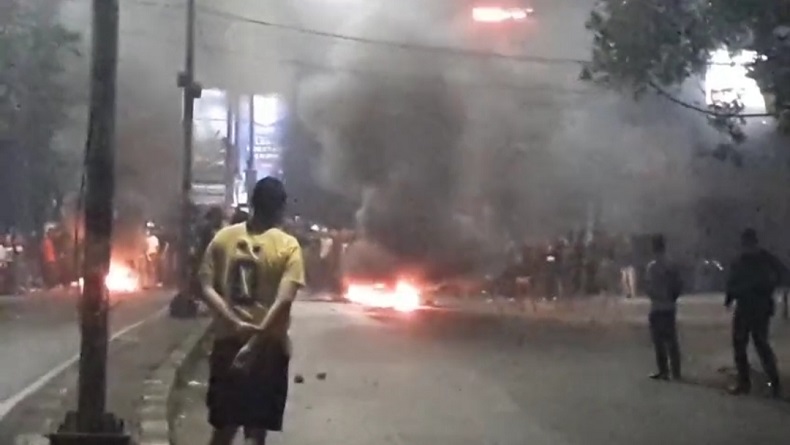 Detik-Detik Bentrok di Dago Elos Bandung versi Warga, Pukul 22.50 WIB Ada Tembakan Gas Air Mata