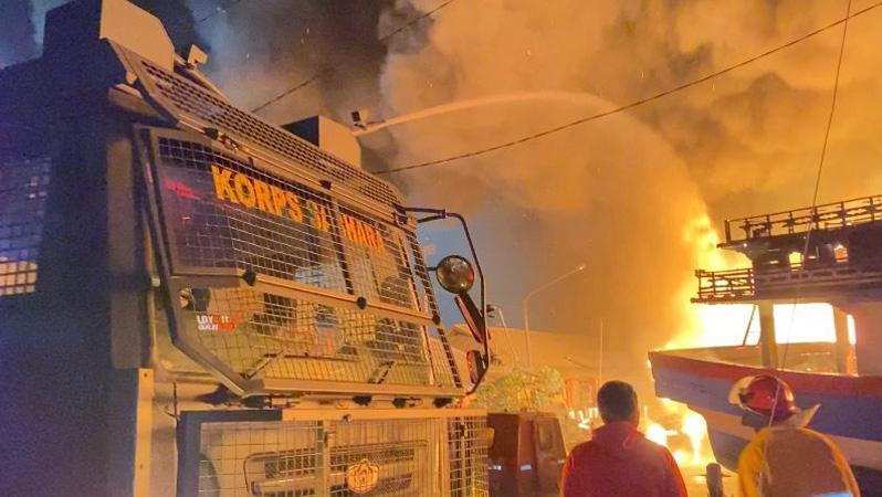 Pelabuhan Jongor Tegal Terbakar, Ganjar: Tim Sudah Turun ke Lapangan, Tak Ada Korban Jiwa