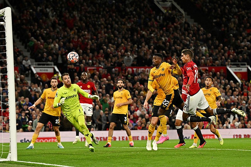 Hasil Liga Inggris MU vs Wolves, Gol Varane Bawa Setan Merah Menang 1-0 - Bagian 2