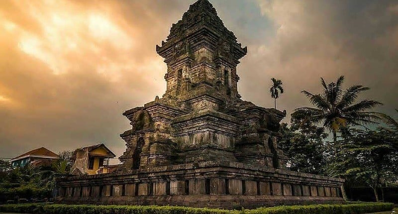 title Kisah Tunggul Ametung, Pusing Ditinggal Prajurit Tumapel yang Tak Lagi Setia Kisah Tunggul Ametung, Pusing Ditinggal Prajurit Tumapel yang Tak Lagi Setia