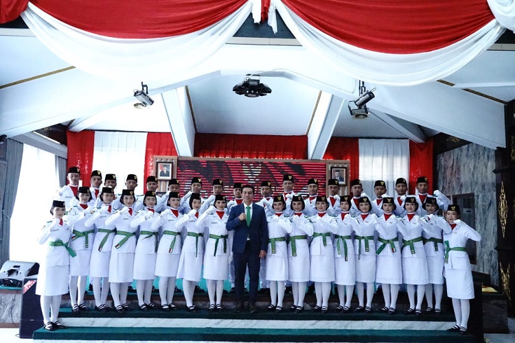 Dihadiri Bupati Fadhil, Pengukuhan Paskibraka Batanghari Berlangsung Khidmat