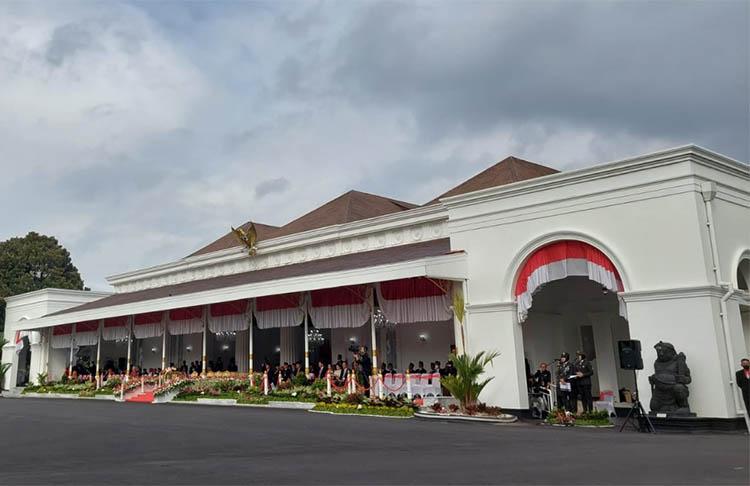 Peringatan Detik-Detik Proklamasi di Gedung Agung Jogja Dimeriahkan Marching Band AAU