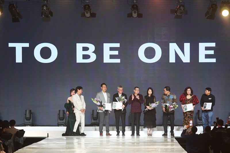 Hary Tanoesoedibjo bersama Sang Istri Hadiri Gala Dinner Misan Kopaka di Bandung - Bagian 2