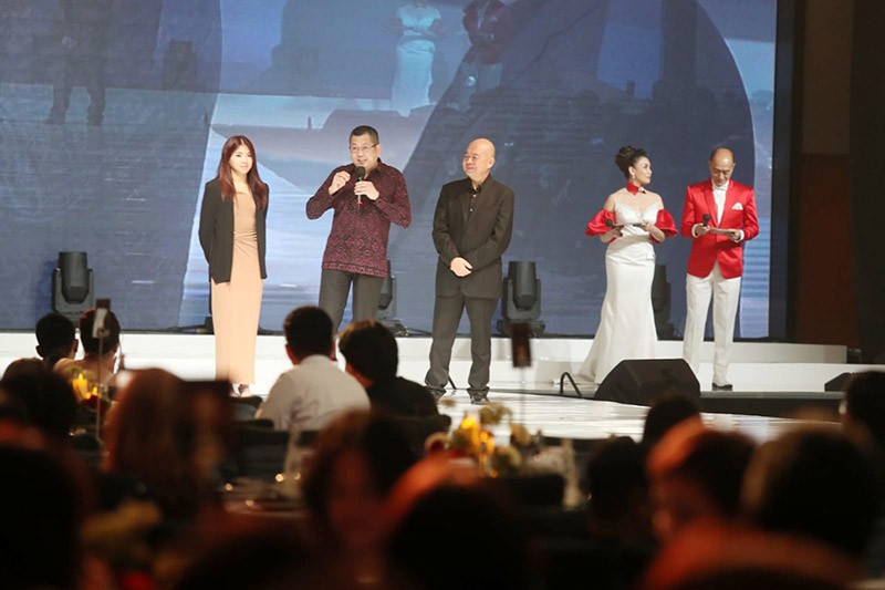 Hary Tanoesoedibjo bersama Sang Istri Hadiri Gala Dinner Misan Kopaka di Bandung - Bagian 3