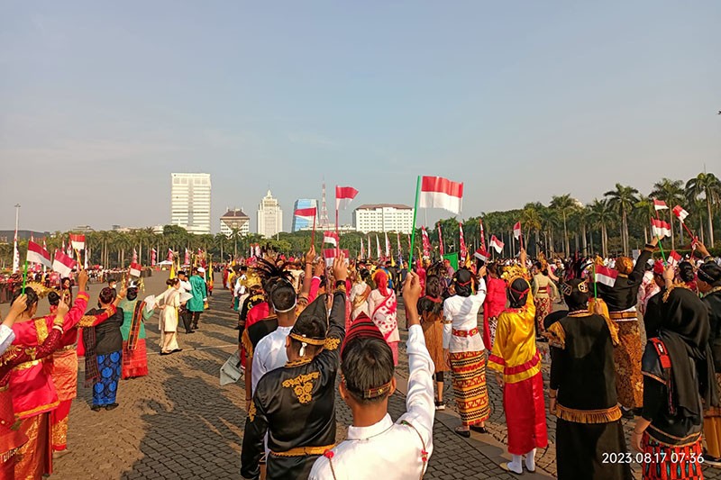 Suasana Kirab Bendera Pusaka dari Monas Menuju Istana - Bagian 4