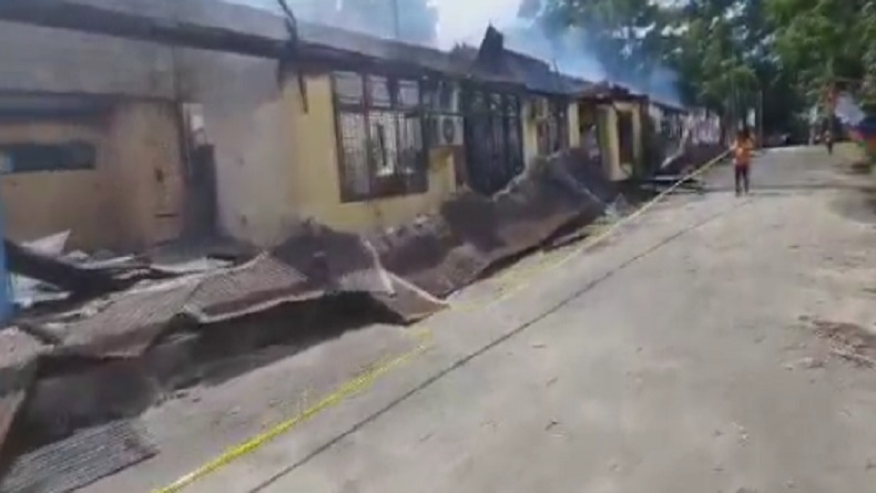 title Kompleks Perkantoran Bupati Jayapura Kebakaran, Gedung KPU hingga Arsip Ludes Kompleks Perkantoran Bupati Jayapura Kebakaran, Gedung KPU hingga Arsip Ludes