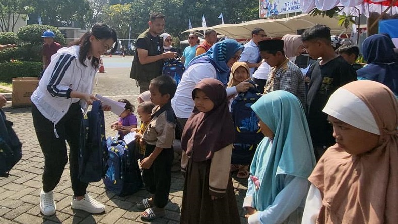 HUT Ke-56, Jasa Tirta II Sebar 700 Paket Sembako dan Peralatan Sekolah ke Anak Yatim