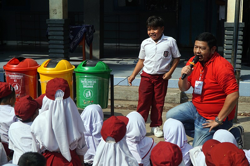 Merdeka Belajar, Merdeka dari Sampah: Arya Noble Group Rayakan HUT RI bersama Anak-anak di Bantargebang - Bagian 2