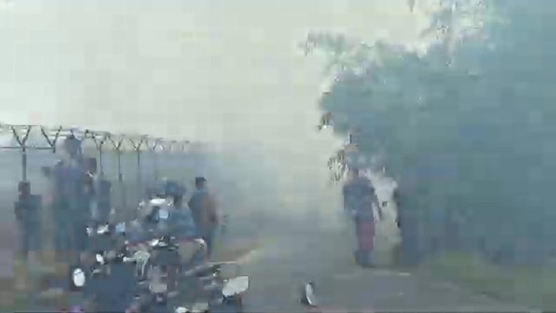 Lahan Gambut Terbakar Dekat Bandara Tjilik Riwut Palangka Raya, Penerbangan Tertunda