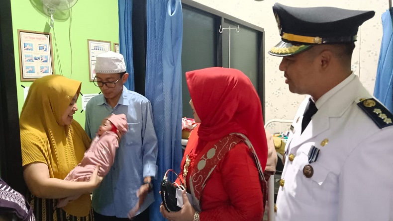 Bayi Perempuan Lahir di Cianjur saat HUT ke-78 RI, Langsung Diberi Nama Sangsaka