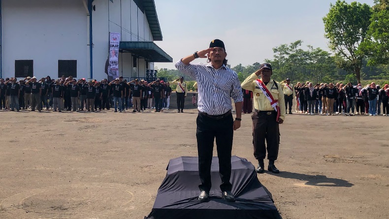 Ratusan Buruh di Subang Gelar Upacara HUT Ke-78 Kemerdekaan RI dalam Area Pabrik