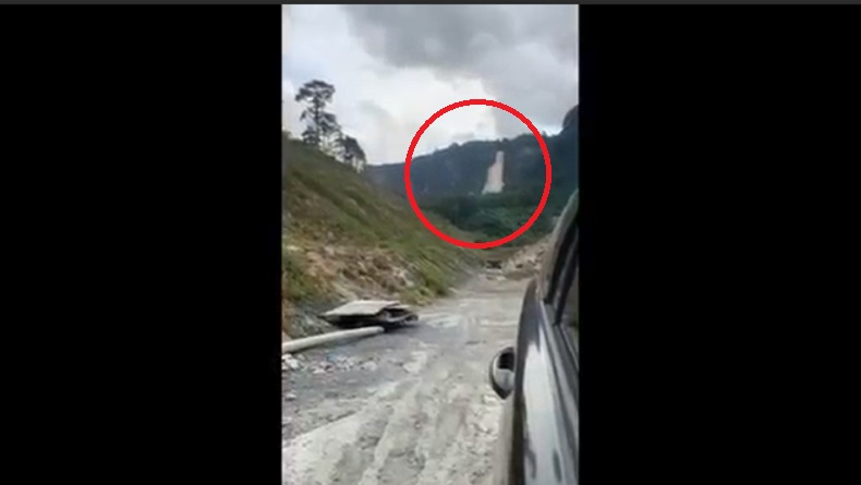 Viral Air Bah Terjang Wisata Pemandian Ponot Asahan dari Ketinggian 250 Meter