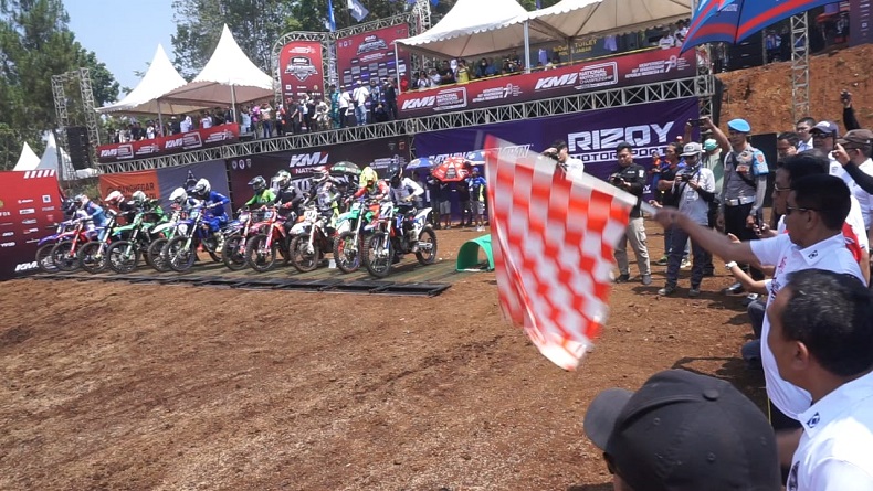 Seru, 150 Pembalap Berlaga di KMI National Motocross Piala Kapolda Jabar