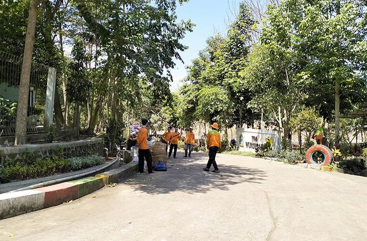 title Sampah Luar Gunungkidul Dibuang di TPA Wukirsari, Warga: Masuknya Kucing-Kucingan Sampah Luar Gunungkidul Dibuang di TPA Wukirsari, Warga: Masuknya Kucing-Kucingan