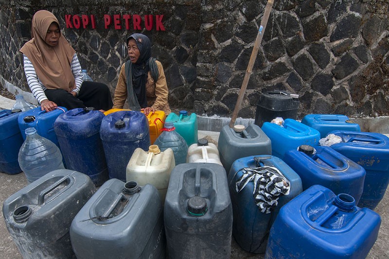 Ratusan Mobil Tangki Distribusikan Air Bersih untuk Warga Lereng Gunung Merapi - Bagian 1