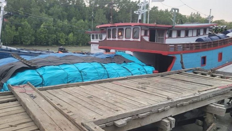 Kapal Terang Jaya Abadi Tenggelam di Merauke, Bawa Bantuan Beras Pemerintah 82 Ton