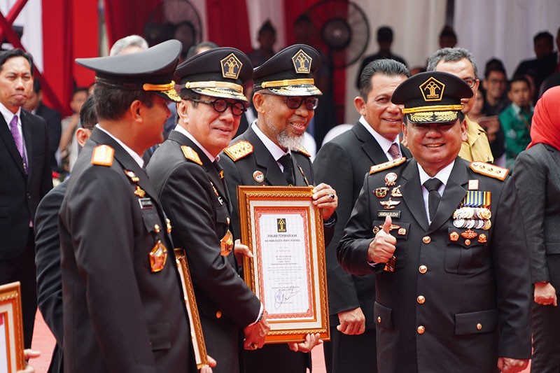 Hari Jadi ke-78, Irjen Kemenkumham Terima Dharma Karya Dhika - Bagian 1