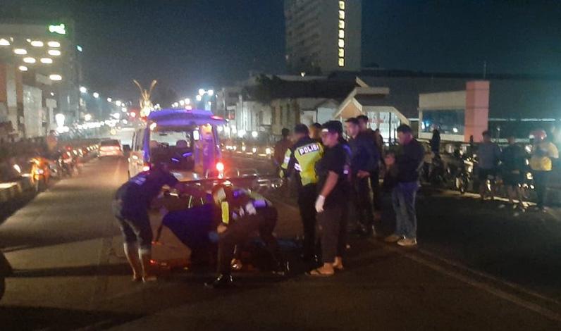  Kecelakaan Mobil Vs Motor di Flyover Purwosari Solo, Seorang Pelajar Tewas 1 Patah Kaki