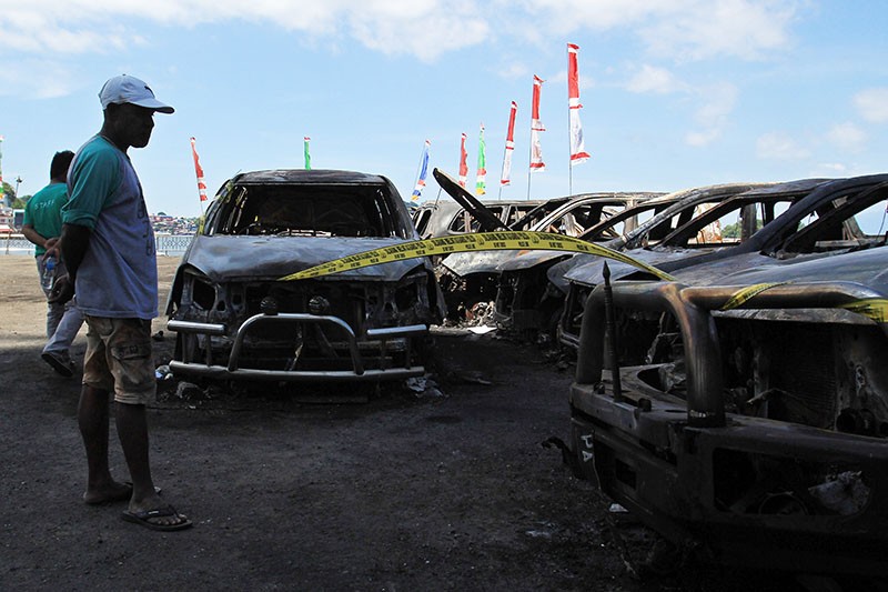Penampakan 12 Mobil Sitaan Milik Anggota DPRD Papua Nonaktif Hangus Terbakar - Bagian 3