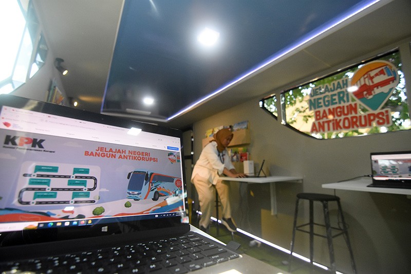 Firli Lepas Bus KPK Sosialisasi Antikorupsi Hadapi Serangan Fajar Pemilu 2024 - Bagian 2