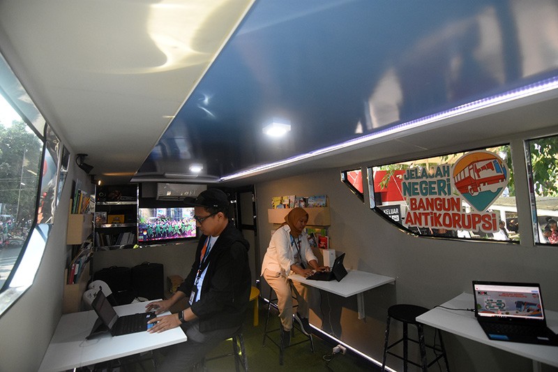 Firli Lepas Bus KPK Sosialisasi Antikorupsi Hadapi Serangan Fajar Pemilu 2024 - Bagian 3