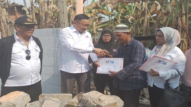 Korban Kebakaran di Cianjur Dapat Bantuan, Ade: Semoga Partai Perindo Menang