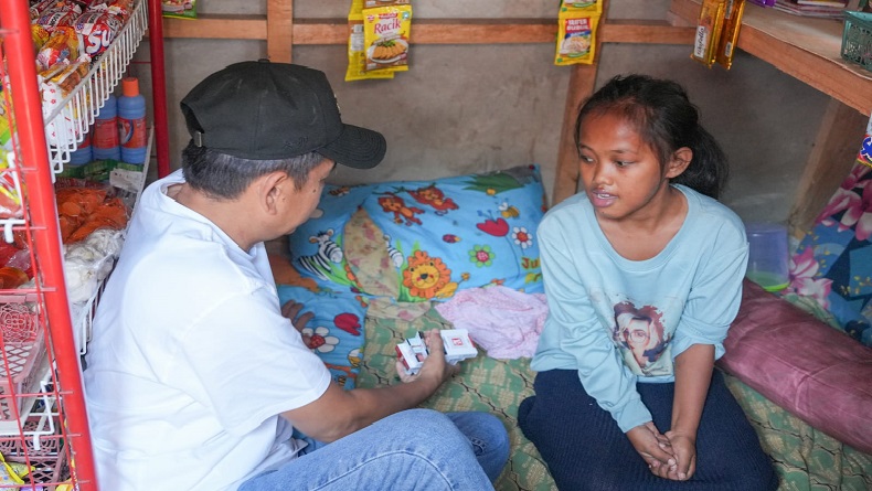 Kisah Bocah Perempuan di Subang Terpaksa Berhenti Sekolah demi Hidupi Nenek