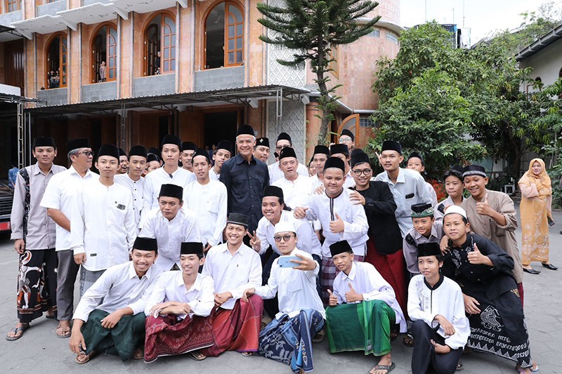 Ganjar Ajak Nahdliyin Jaga Keutuhan NKRI Jelang Kontestasi Politik - Bagian 2