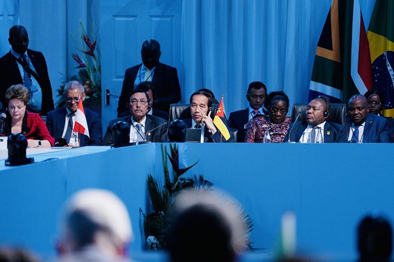 Presiden Jokowi Pidato di KTT BRICS, Indonesia Gabung? - Bagian 3
