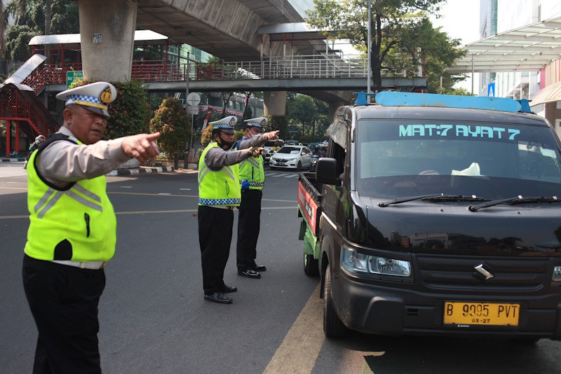 Suasana Uji Coba Tilang Uji Emisi di 5 Titik Jakarta - Bagian 3