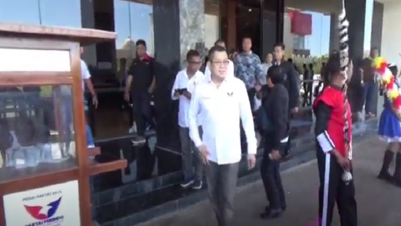 Jadi Tamu Kehormatan, Hary Tanoe Disambut Tarian Adat saat Kunjungi NTT