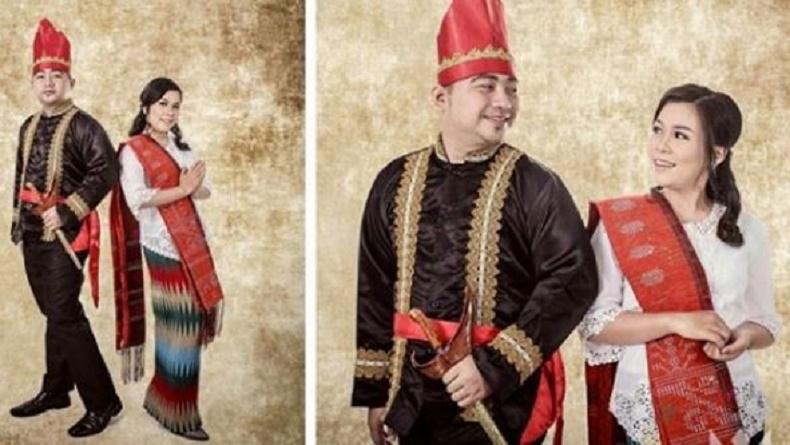 title 8 Pakaian Adat Sulawesi Utara, Nomor 5 Biasa Digunakan di Acara Pernikahan 8 Pakaian Adat Sulawesi Utara, Nomor 5 Biasa Digunakan di Acara Pernikahan