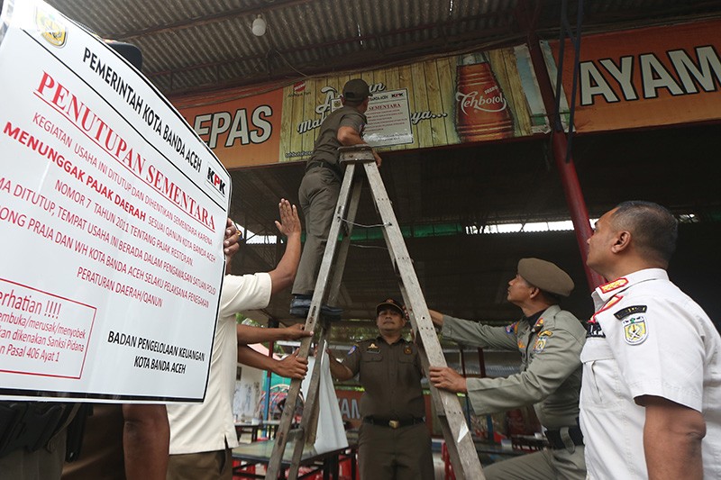 Satpol PP Aceh Tutup Tempat Usaha Kuliner Menunggak Pajak Daerah - Bagian 2