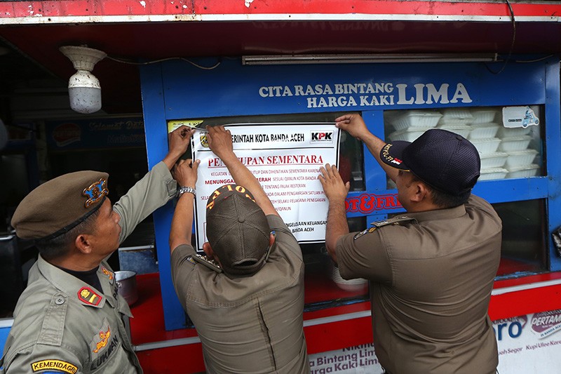 Satpol PP Aceh Tutup Tempat Usaha Kuliner Menunggak Pajak Daerah - Bagian 1