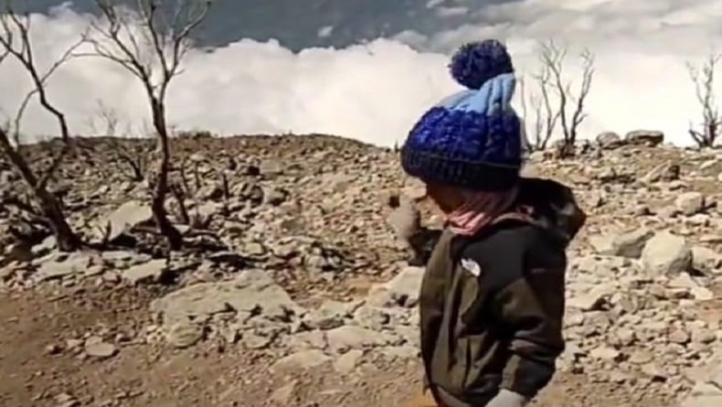 title Viral Jasmine Taklukkan 39 Gunung di Usia 5 Tahun, Tuai Decak Kagum Netizen Viral Jasmine Taklukkan 39 Gunung di Usia 5 Tahun, Tuai Decak Kagum Netizen