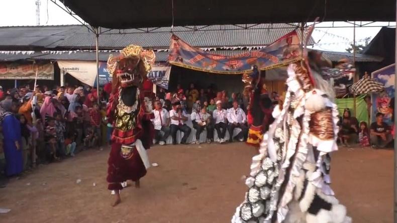 title Meriah, Begini Keseruan Kesenian Kuda Lumping yang Digelar Partai Perindo Tulang Bawang Meriah, Begini Keseruan Kesenian Kuda Lumping yang Digelar Partai Perindo Tulang Bawang