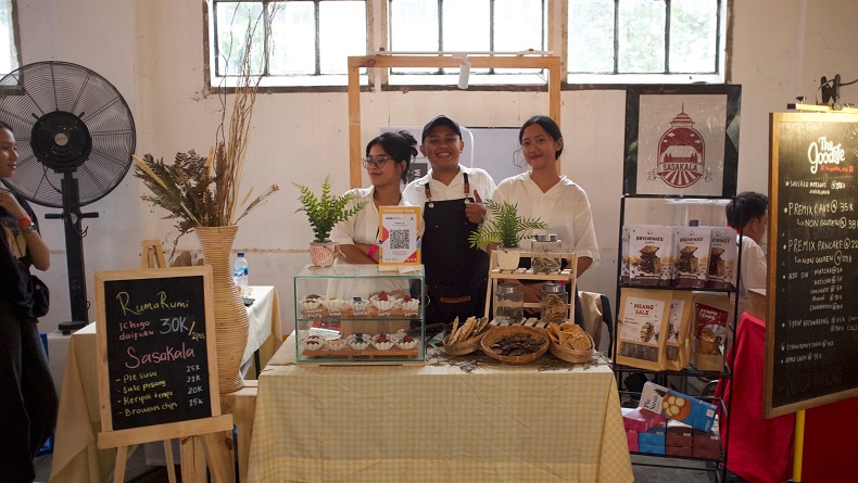 Cetak Enterpreneur Muda, Mahasiswa Poltekpar NHI Unjuk Gigi di Festival Kuliner Bandung