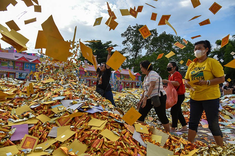Hungry Ghost Festival, Warga Etnis China Medan Sembahyang Hormati Arwah Leluhur - Bagian 2