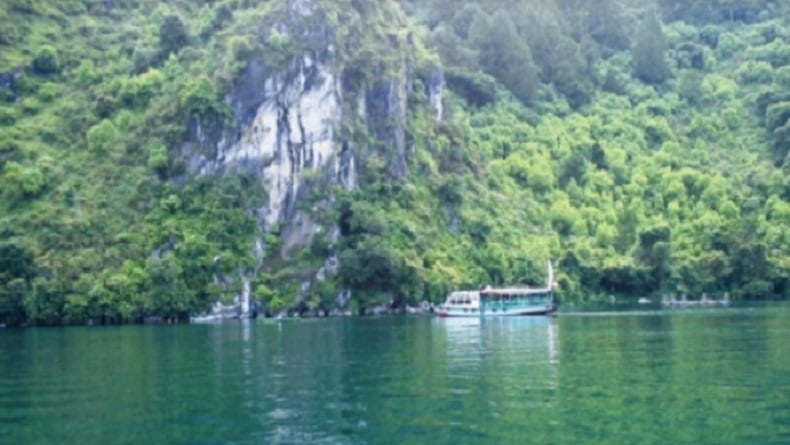 Cerita Rakyat Batu Gantung, Sosok Gadis Cantik Seruni yang Teperangkat Lubang
