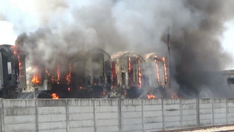 Kronologi 9 Gerbong Kereta Api Terbakar di Purwakarta, Api Berasal dari Percikan Las