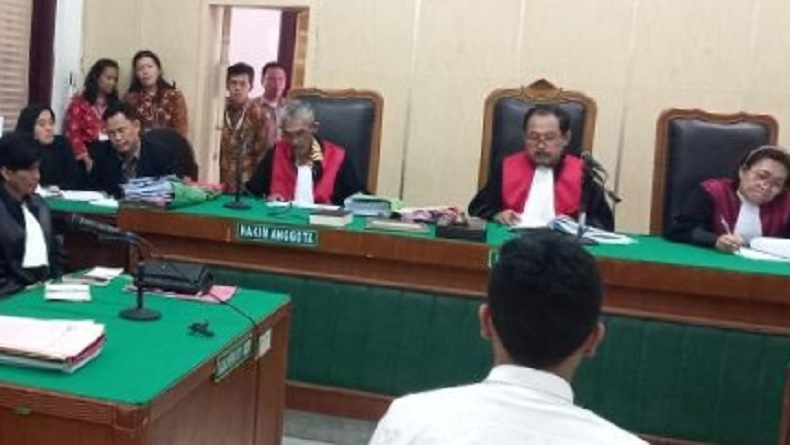 title Divonis 1,5 Tahun Penjara, Anak AKBP Achiruddin Juga Wajib Bayar Ganti Rugi Rp52 Juta Divonis 1,5 Tahun Penjara, Anak AKBP Achiruddin Juga Wajib Bayar Ganti Rugi Rp52 Juta