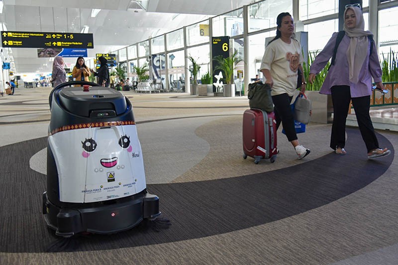 Butet Si Robot Pintar Keliling Bandara Kualanamu, Ini Tugasnya - Bagian 2