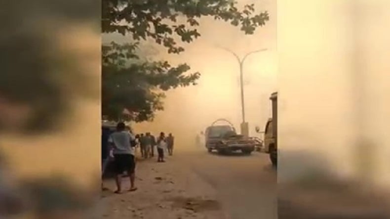 title Viral Warga Panik saat Karhutla Singkawang, Api Dekati Permukiman dan SPBU Viral Warga Panik saat Karhutla Singkawang, Api Dekati Permukiman dan SPBU