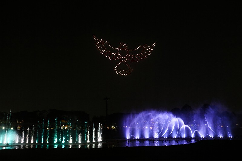 Ratusan Drone Terbang Membentuk Burung Garuda Meriahkan Wajah Baru TMII - Bagian 1