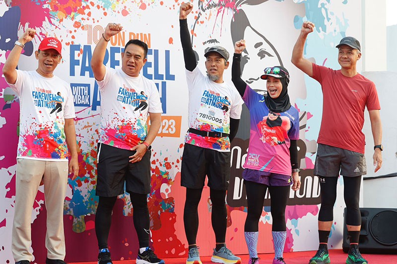 Momen Komunitas Lari Jawa Tengah Gelar Fun Run Farewell untuk Ganjar Pranowo dan Siti Atikoh - Bagian 5