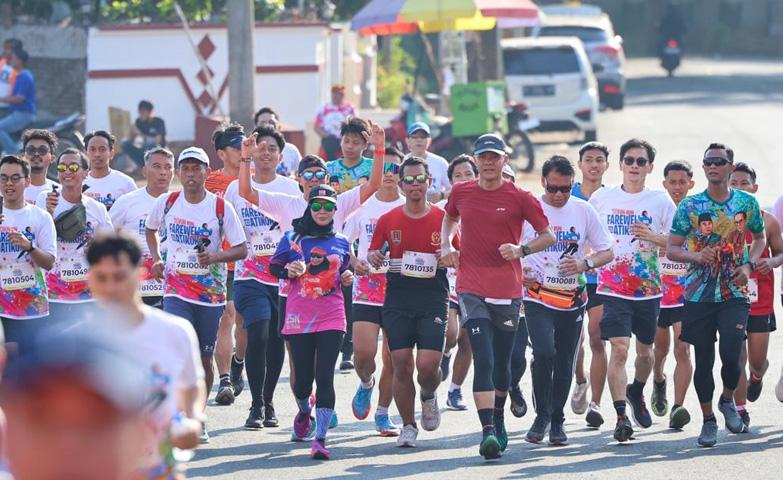 Ganjar dan Atikoh Terharu dan Senang Lari Bareng Komunitas Runner Jelang Purnatugas