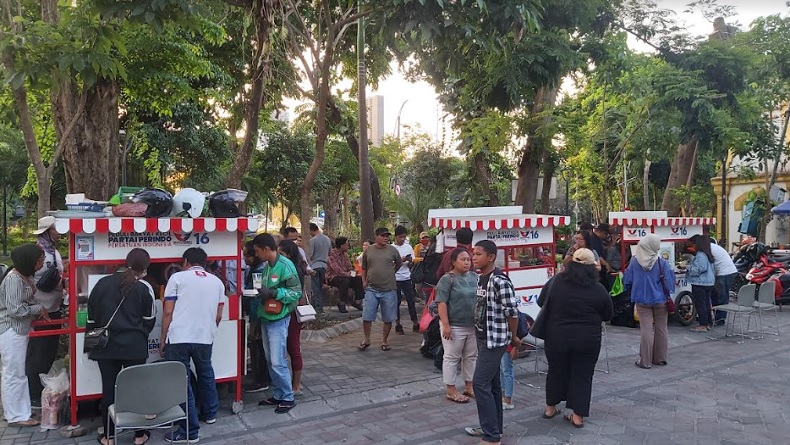 Warga Surabaya Antusias Ikut Makan Gratis Bersama Bacaleg Partai Perindo Angela Tanoesoedibjo
